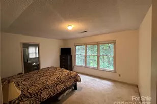 4107 Brownes Ferry Rd, Charlotte, NC 28269 - Photo 5