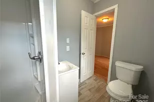 815 S Weldon St, Gastonia, NC 28052 - Photo 9