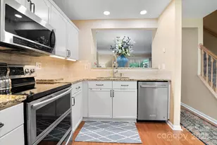 2826 Hosta Dr, Charlotte, NC 28269 - Photo 7