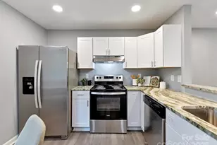 2508 Carrington Ct, Charlotte, NC 28208 - Photo 5