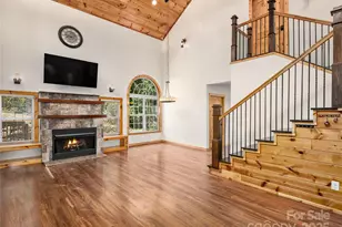 114 Nature Dr, Hendersonville, NC 28792 - Photo 3