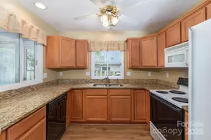 7 Silver Pl, Black Mountain, NC 28711 - Photo 13