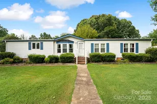 5909 Lake Valley Rd, Clover, SC 29710 - Photo 7