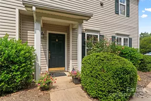 8856 Cinnabay Dr, Charlotte, NC 28216 - Photo 5