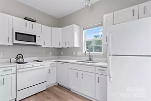 8856 Cinnabay Dr, Charlotte, NC 28216 - Photo 15