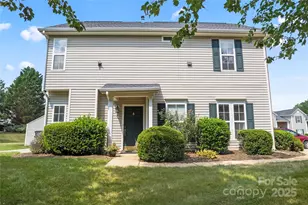 8856 Cinnabay Dr, Charlotte, NC 28216 - Photo 3