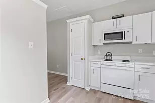 8856 Cinnabay Dr, Charlotte, NC 28216 - Photo 17