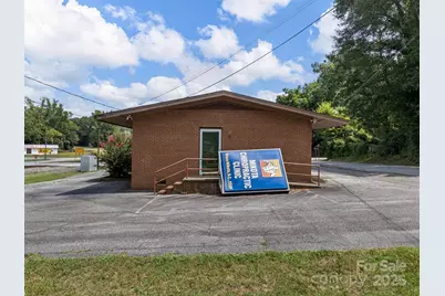 111 W Rutledge Avenue, Gaffney, SC 29340 - Photo 33