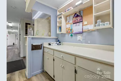 111 W Rutledge Avenue, Gaffney, SC 29340 - Photo 21