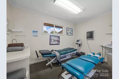 111 W Rutledge Avenue, Gaffney, SC 29340 - Photo 15