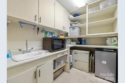 111 W Rutledge Avenue, Gaffney, SC 29340 - Photo 29