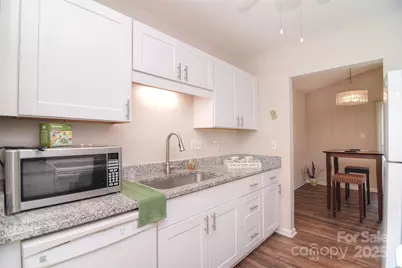 9034 McAlpine Cove Court, Charlotte, NC 28270 - Photo 11