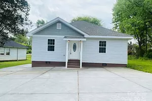 393 Cherry St, Wadesboro, NC 28170 - Photo 1