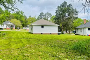 393 Cherry St, Wadesboro, NC 28170 - Photo 5