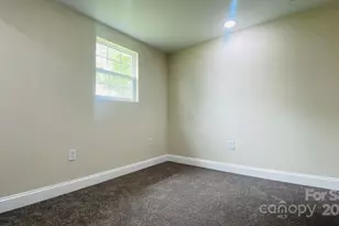 393 Cherry St, Wadesboro, NC 28170 - Photo 17