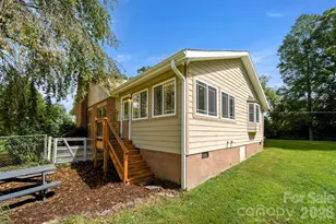 429 Brooklyn Ave, Hendersonville, NC 28792 - Photo 23