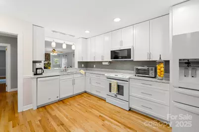 429 Brooklyn Avenue, Hendersonville, NC 28792 - Photo 13