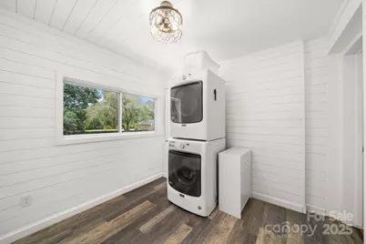 429 Brooklyn Avenue, Hendersonville, NC 28792 - Photo 15