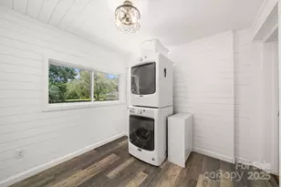 429 Brooklyn Ave, Hendersonville, NC 28792 - Photo 15