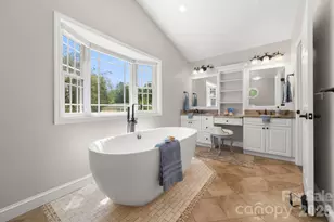 429 Brooklyn Ave, Hendersonville, NC 28792 - Photo 3