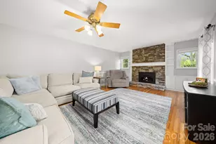 429 Brooklyn Ave, Hendersonville, NC 28792 - Photo 9