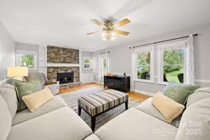 429 Brooklyn Ave, Hendersonville, NC 28792 - Photo 7