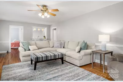 429 Brooklyn Avenue, Hendersonville, NC 28792 - Photo 11