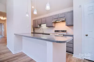 6120 Meadow Rose Ln, Charlotte, NC 28215 - Photo 7