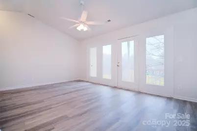 6120 Meadow Rose Lane, Charlotte, NC 28215 - Photo 5