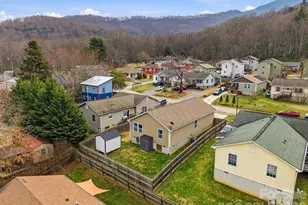 9 Half Moon Dr, Swannanoa, NC 28778 - Photo 3