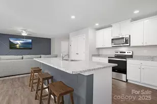 9025 Creedmore Hills Dr, Charlotte, NC 28214 - Photo 7