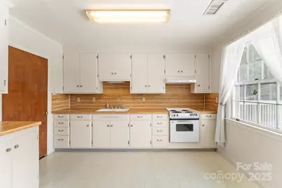 4745 16th Street Drive NE, Hickory, NC 28601 - Photo 7