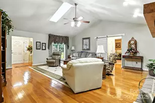 530 5th St NW, Hickory, NC 28601 - Photo 3