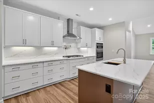 7926 Rolling Wheels Rd, Charlotte, NC 28215 - Photo 11