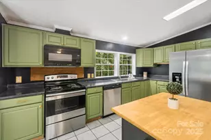 299 Foxtail Heights Dr, Marion, NC 28752 - Photo 9