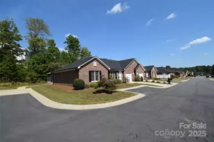 542 Queen Brogan Ct, Gastonia, NC 28054 - Photo 3