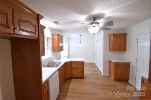 542 Queen Brogan Ct, Gastonia, NC 28054 - Photo 7