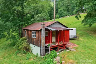 2216 Beans Creek Rd, Bakersville, NC 28705 - Photo 33