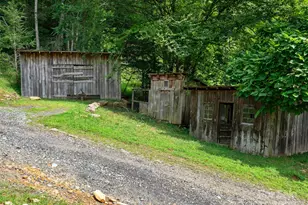 2216 Beans Creek Rd, Bakersville, NC 28705 - Photo 29