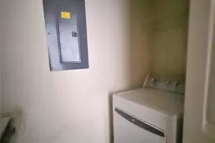 1162 Plaza Walk Dr, Charlotte, NC 28215 - Photo 7