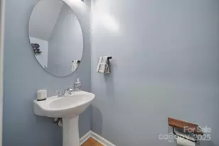 1917 Stroud Park Ct, Charlotte, NC 28206 - Photo 9