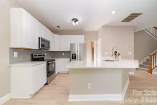 12538 Cardinal Woods Dr, Pineville, NC 28134 - Photo 9