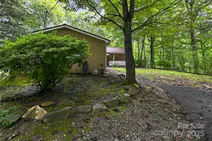 1044 Bumgarner Cemetery Rd, Whittier, NC 28789 - Photo 25