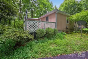 1044 Bumgarner Cemetery Rd, Whittier, NC 28789 - Photo 3