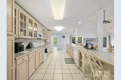 124 W Dogwood Circle, Burnsville, NC 28714 - Photo 11