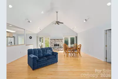 124 W Dogwood Circle, Burnsville, NC 28714 - Photo 9