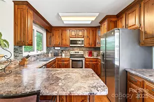 415 Reel Hollow Rd, Marion, NC 28752 - Photo 7