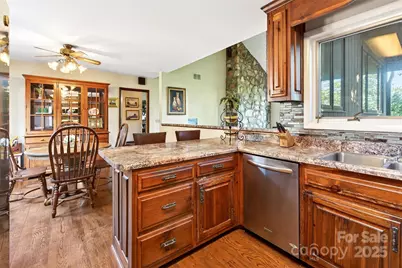 415 Reel Hollow Road, Marion, NC 28752 - Photo 9