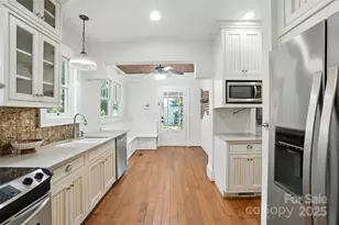 2201 Commonwealth Ave, Charlotte, NC 28205 - Photo 17