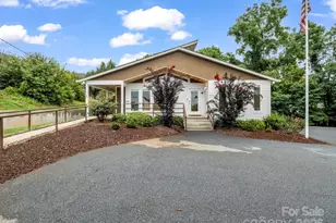147 E Court St, Rutherfordton, NC 28139 - Photo 1
